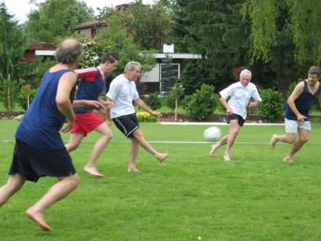 Fussball 009.jpg   41kb   26.03.2021 22:21:44